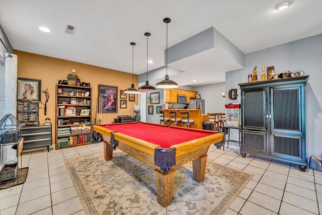 201 Spyglass LN, Huddleston, VA 24104