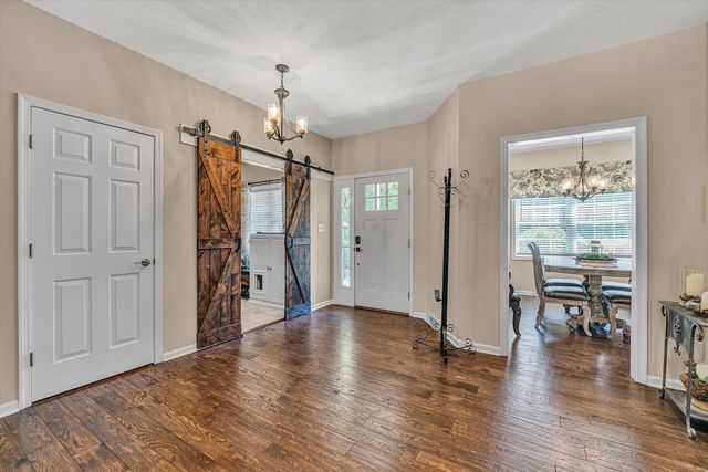 201 Spyglass LN, Huddleston, VA 24104