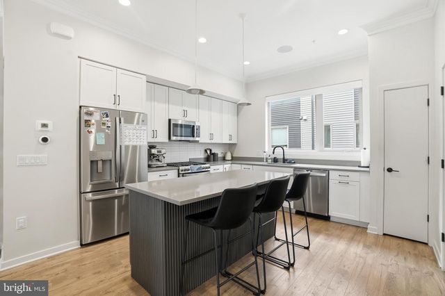 3112 PIERVIEW LN, Philadelphia, PA 19125