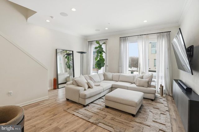 3112 PIERVIEW LN, Philadelphia, PA 19125