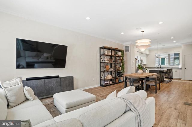 3112 PIERVIEW LN, Philadelphia, PA 19125