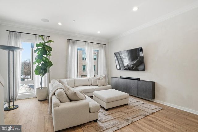 3112 PIERVIEW LN, Philadelphia, PA 19125