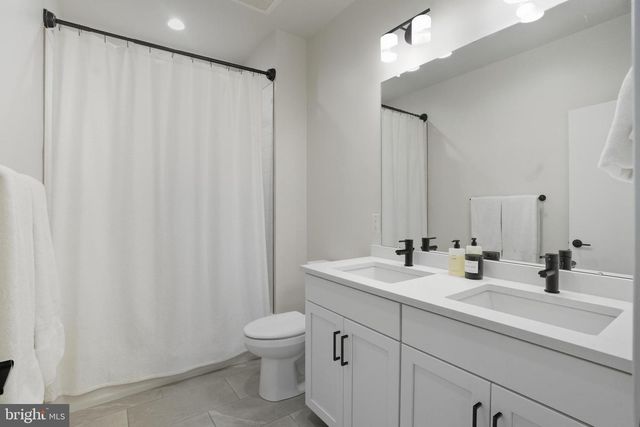 3112 PIERVIEW LN, Philadelphia, PA 19125