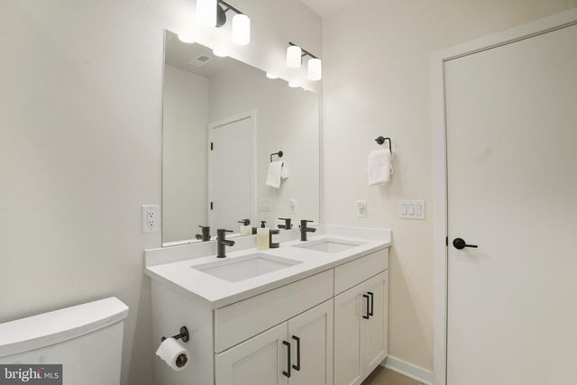 3112 PIERVIEW LN, Philadelphia, PA 19125