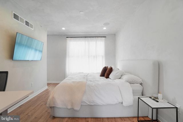 3112 PIERVIEW LN, Philadelphia, PA 19125