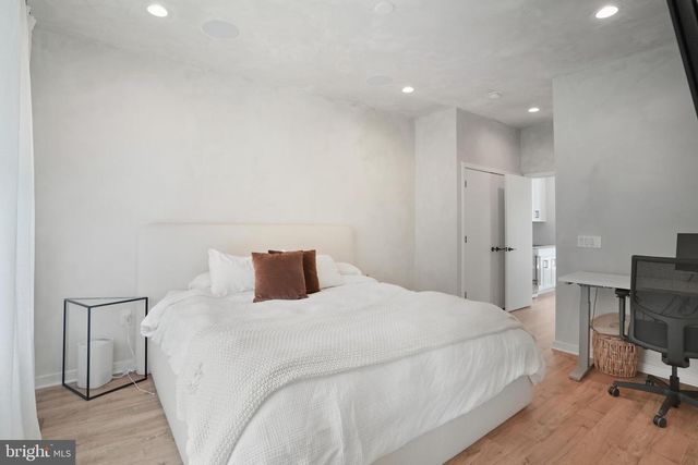 3112 PIERVIEW LN, Philadelphia, PA 19125