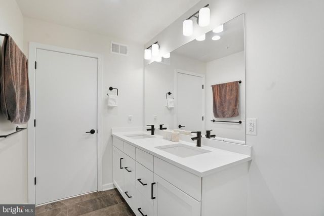 3112 PIERVIEW LN, Philadelphia, PA 19125