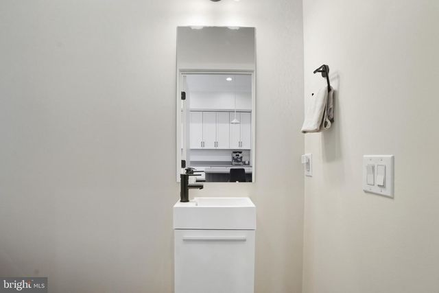 3112 PIERVIEW LN, Philadelphia, PA 19125