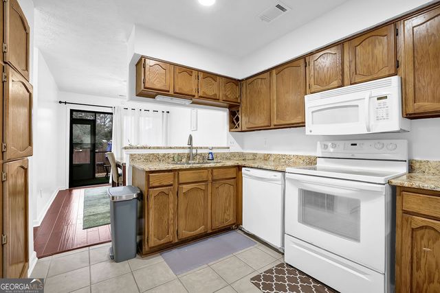 1533 Burnstone Drive, Stone Mountain, GA 30088