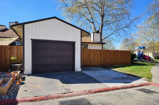 717 Blair Pl, Santa Rosa, CA 95401