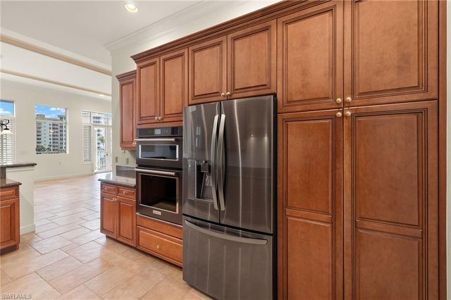 109 Barefoot CIR 22, Bonita Springs, FL 34134