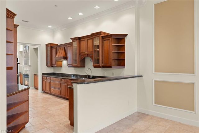 109 Barefoot CIR 22, Bonita Springs, FL 34134