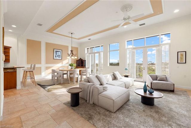 109 Barefoot CIR 22, Bonita Springs, FL 34134