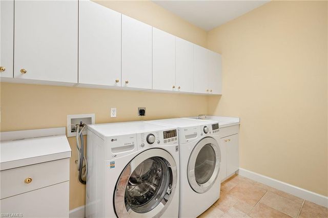 109 Barefoot CIR 22, Bonita Springs, FL 34134