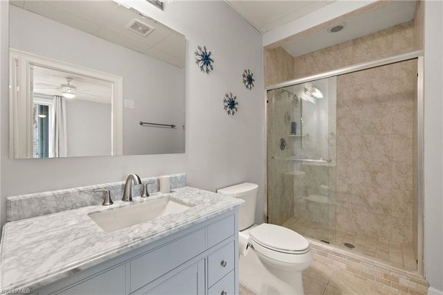109 Barefoot CIR 22, Bonita Springs, FL 34134