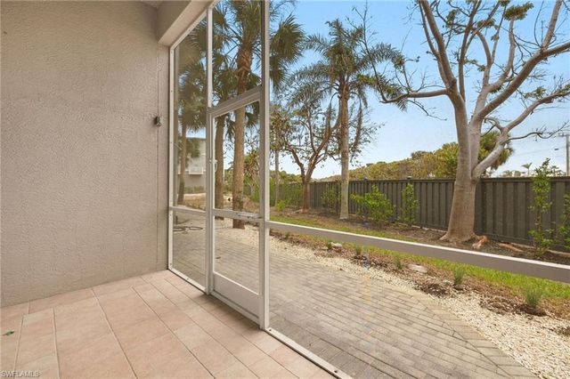 109 Barefoot CIR 22, Bonita Springs, FL 34134