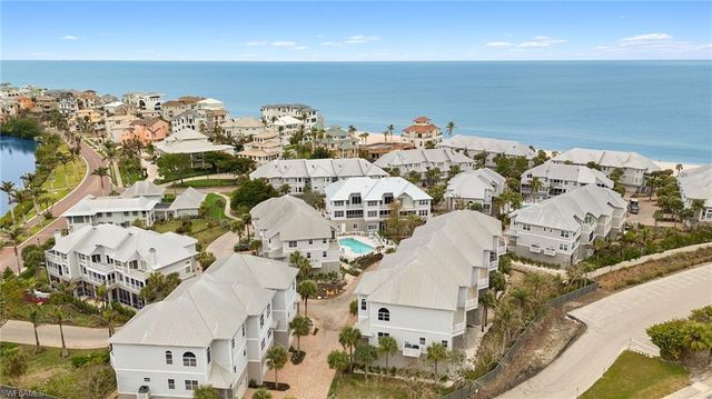 109 Barefoot CIR 22, Bonita Springs, FL 34134