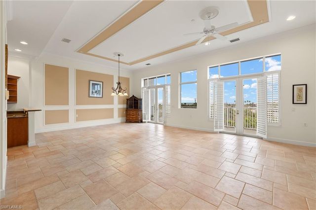 109 Barefoot CIR 22, Bonita Springs, FL 34134