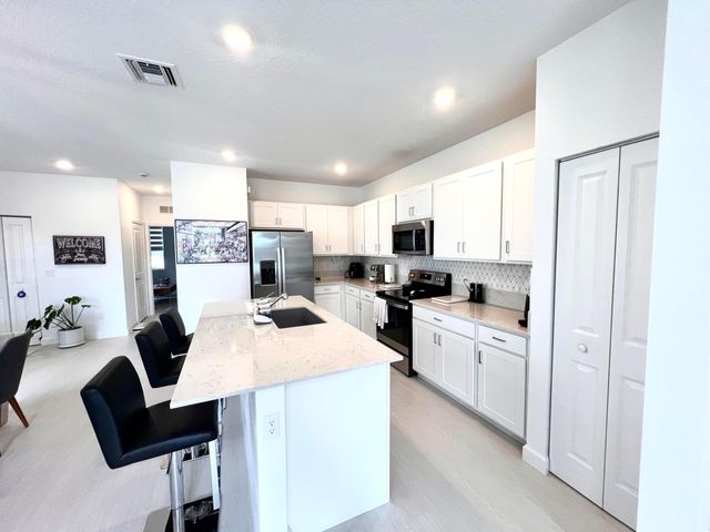 5409 Flannigan Way, Lake Worth, FL 33463