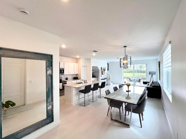 5409 Flannigan Way, Lake Worth, FL 33463