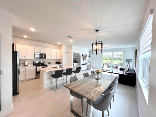 5409 Flannigan Way, Lake Worth, FL 33463