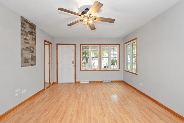 8818 Fairway Drive, Orland Park, IL 60462