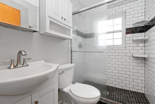 8818 Fairway Drive, Orland Park, IL 60462