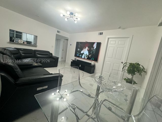 14951 SW 82nd Ln 17-305, Miami, FL 33193
