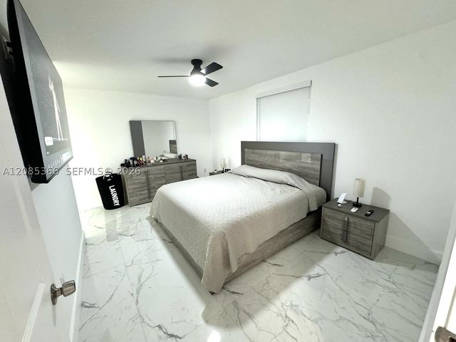 14951 SW 82nd Ln 17-305, Miami, FL 33193