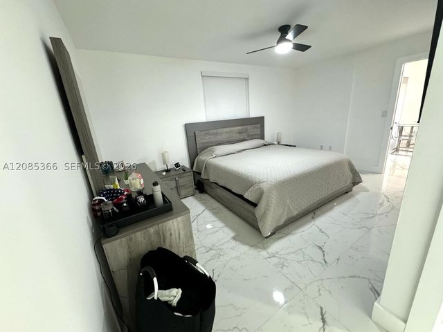 14951 SW 82nd Ln 17-305, Miami, FL 33193