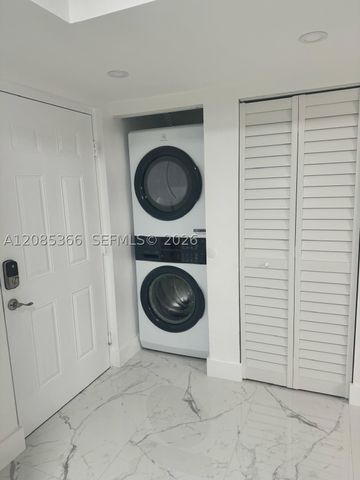 14951 SW 82nd Ln 17-305, Miami, FL 33193