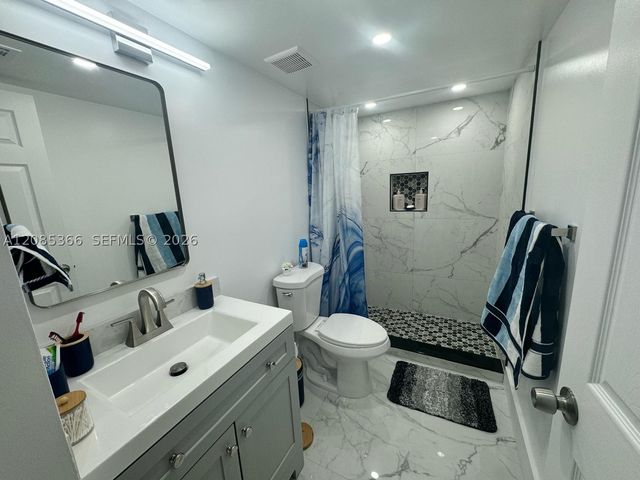 14951 SW 82nd Ln 17-305, Miami, FL 33193