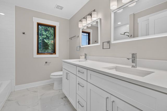 2377 Rock Canyon, New Lenox, IL 60451