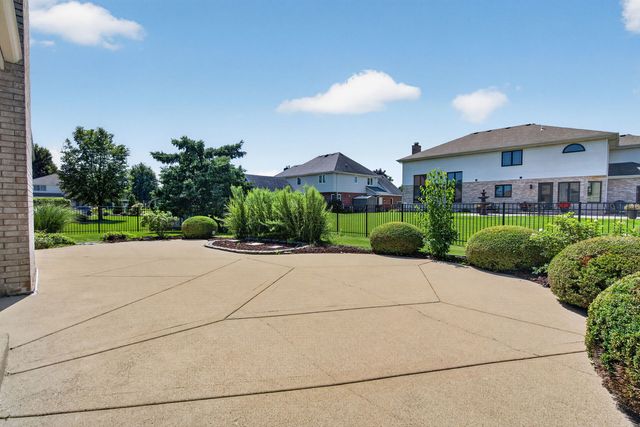 2377 Rock Canyon, New Lenox, IL 60451