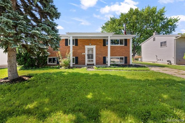 2268 Serra Drive, Sterling Heights, MI 48310