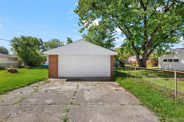2268 Serra Drive, Sterling Heights, MI 48310