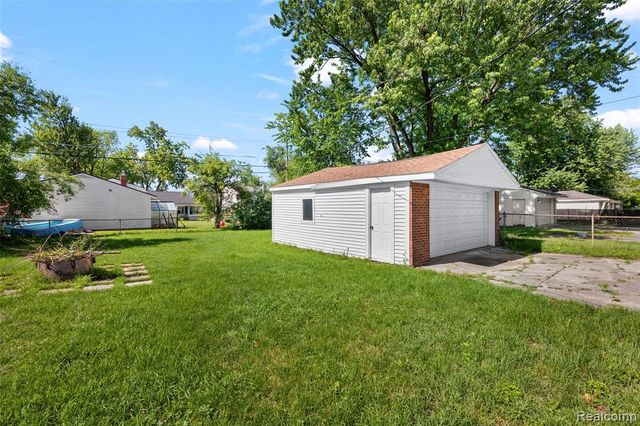 2268 Serra Drive, Sterling Heights, MI 48310
