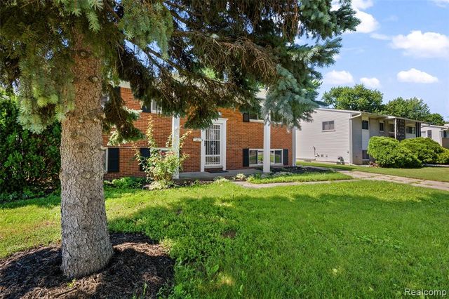 2268 Serra Drive, Sterling Heights, MI 48310