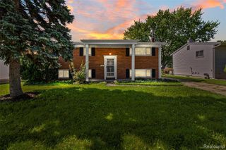 2268 Serra Drive, Sterling Heights, MI 48310