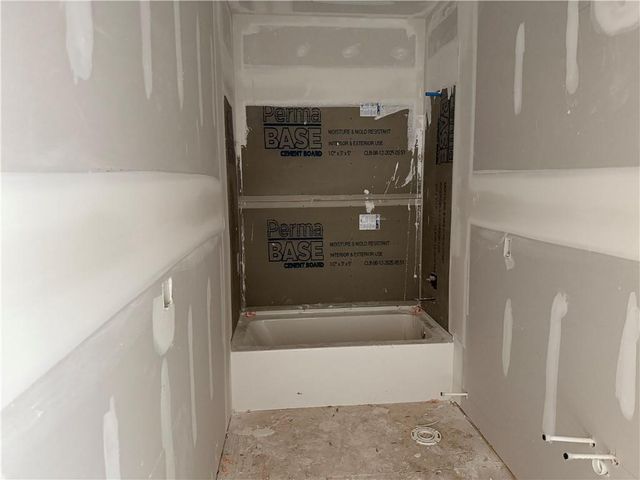 27601 E 128th Court, Lee's Summit, MO 64086