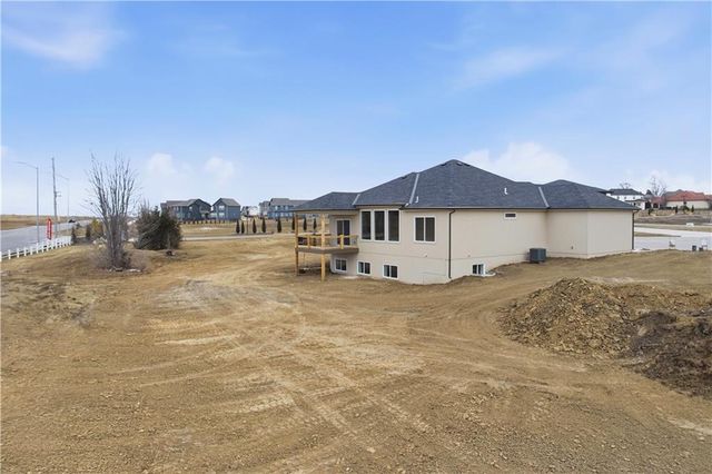 27601 E 128th Court, Lee's Summit, MO 64086