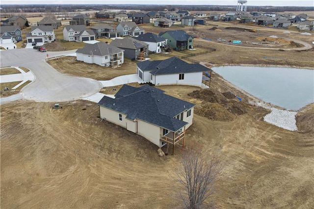 27601 E 128th Court, Lee's Summit, MO 64086