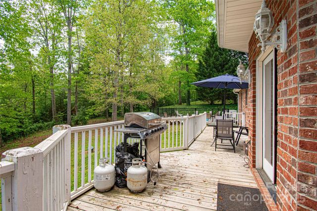 48 Sherry Lane, Leicester, NC 28748