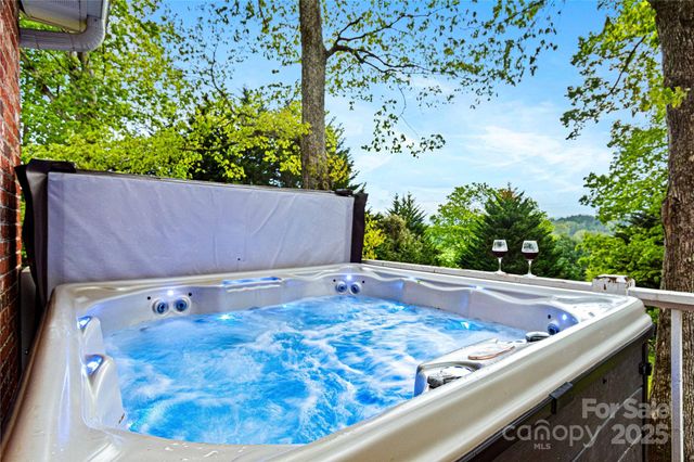 48 Sherry Lane, Leicester, NC 28748