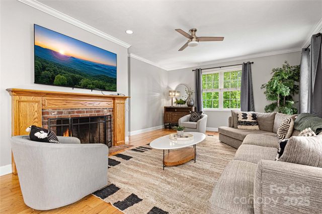 48 Sherry Lane, Leicester, NC 28748