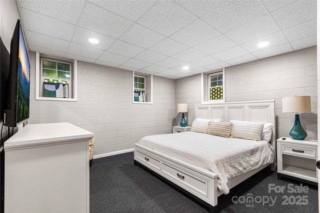 48 Sherry Lane, Leicester, NC 28748