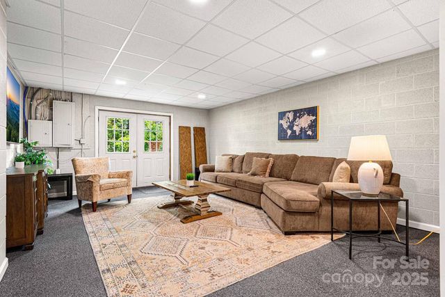 48 Sherry Lane, Leicester, NC 28748