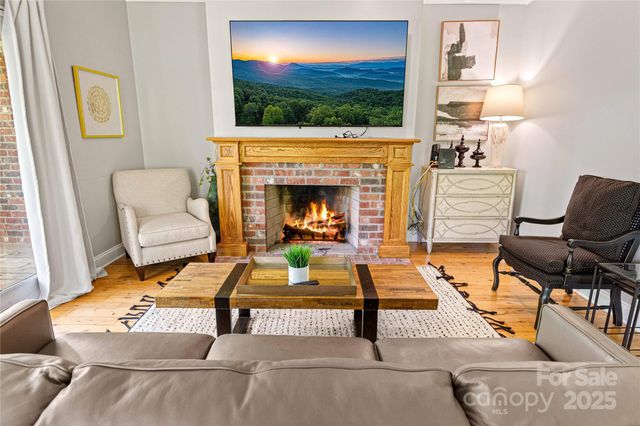 48 Sherry Lane, Leicester, NC 28748