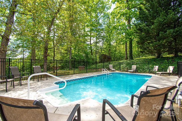 48 Sherry Lane, Leicester, NC 28748