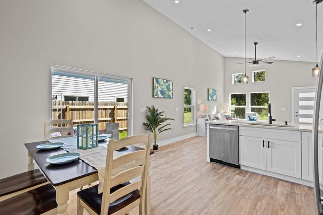 816 W 9Th St, St Augustine, FL 32084